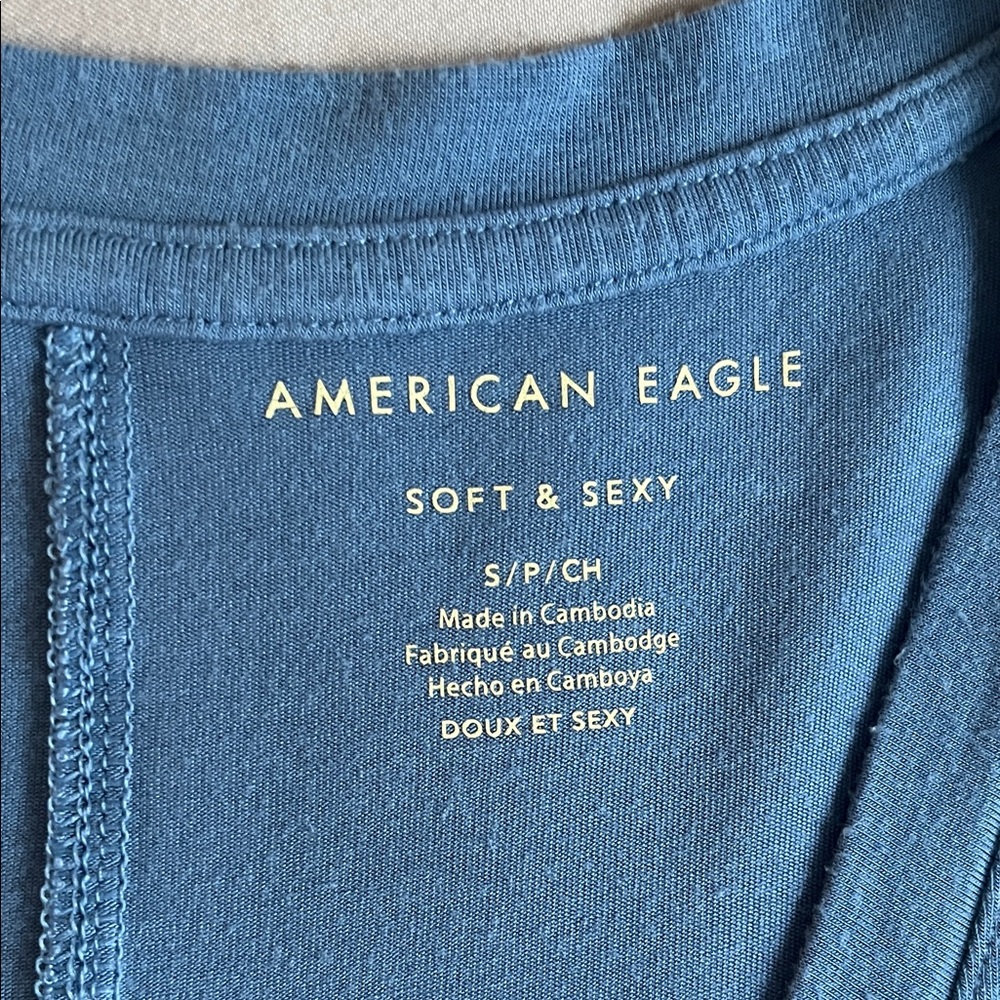 American Eagle Outfitters Women's Slate Blue V-Neck Tee - Picture 2 of 2